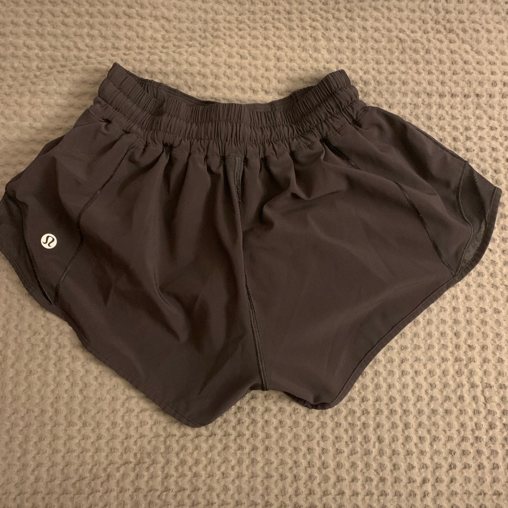 Lululemon black hotty hot shorts